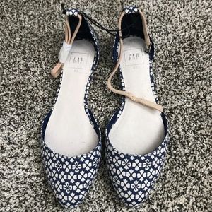 GAP NWT Blue and cream Flats